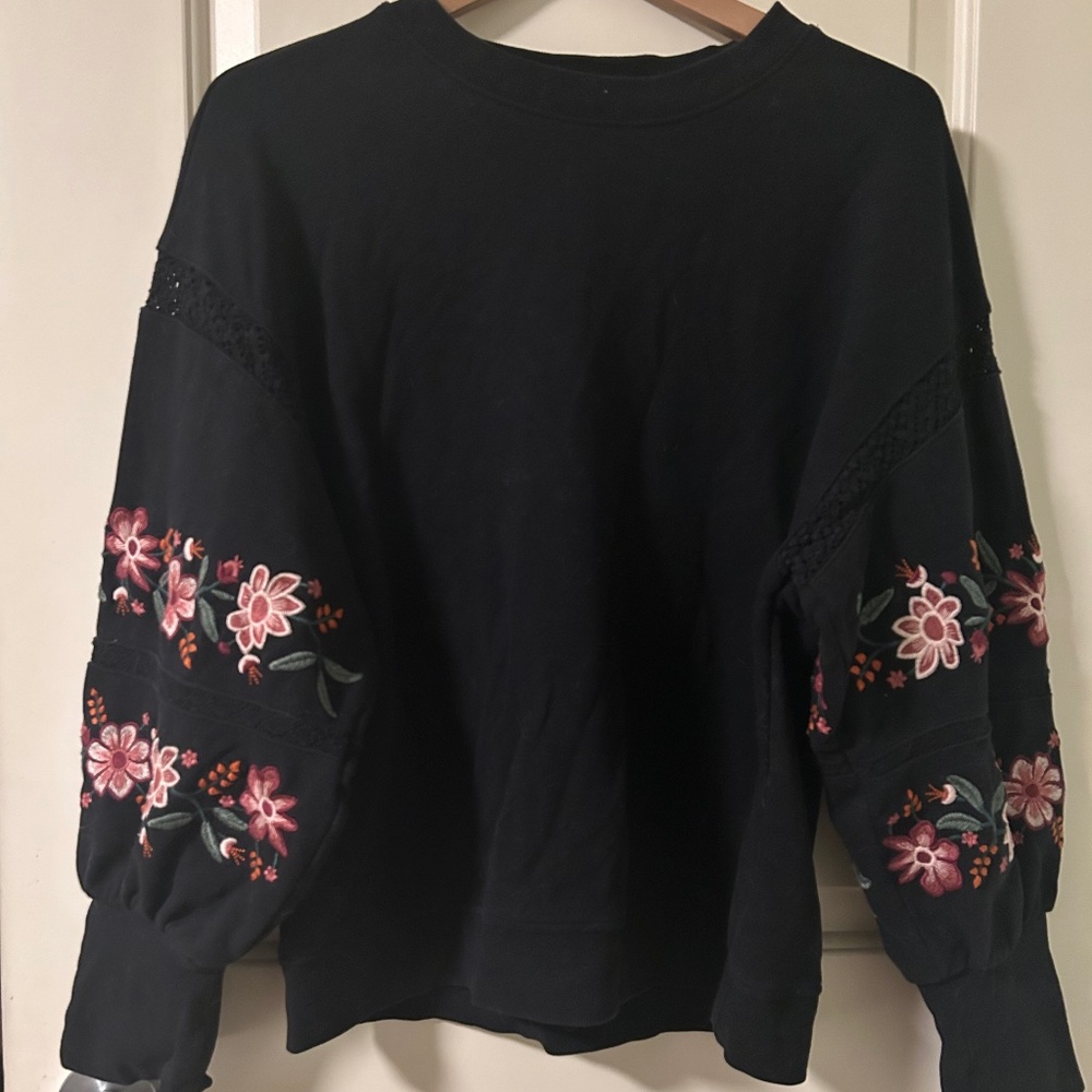 ONLY Floral Sweatshirt (size L)